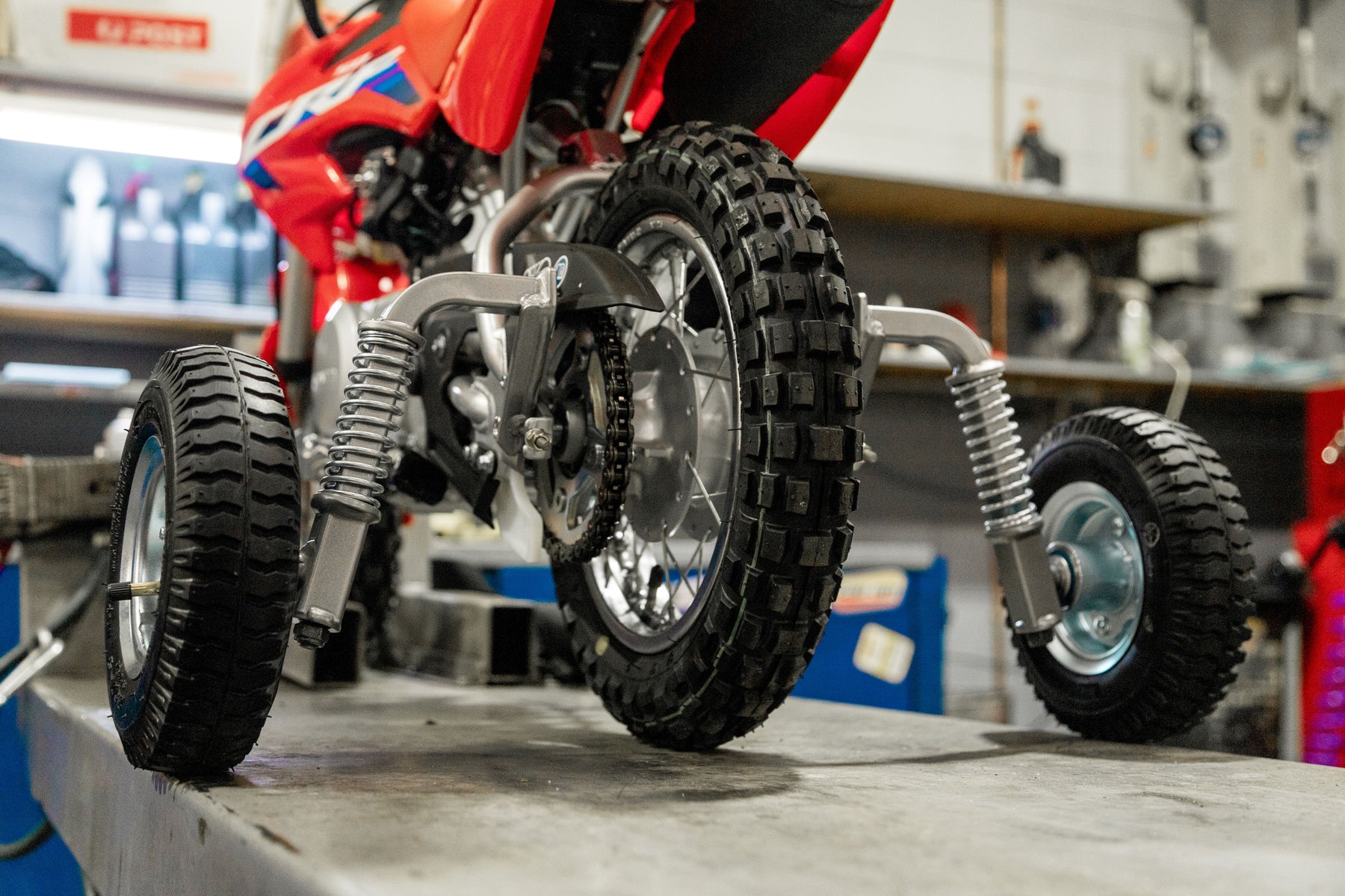 Honda CRF50 Rear Mount Training Wheels With Suspension – Mini Moto